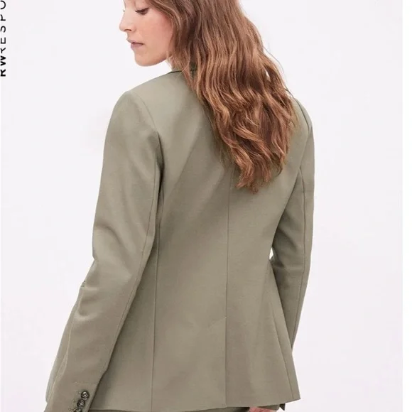 Limitless One-Button Fitted Blazer - Picture 2 of 8